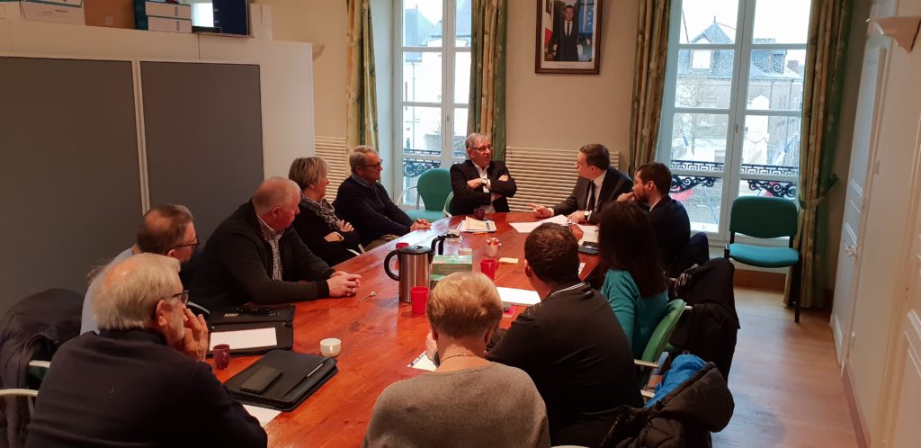 02/2019 - Le Louroux-Béconnais - Réunion de travail avec les élus de la commune